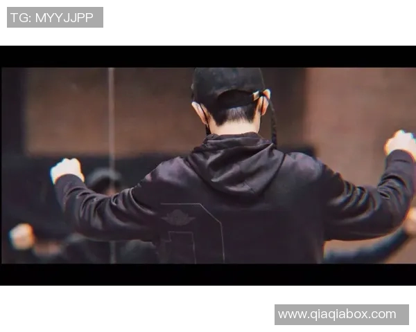 小样哥对足球明星的热爱与追随背后隐藏的故事与情感探讨